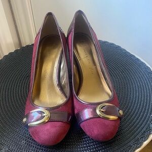 Anne Klein Women's Heels Size 8.5 - Burgundy Suede & Patent Leather with Buckie